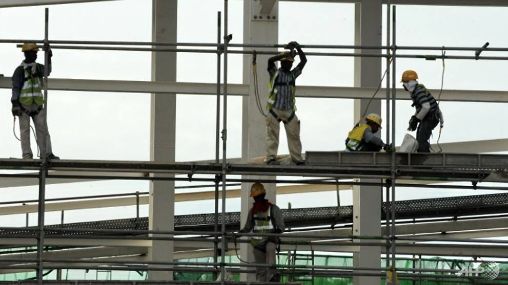 singapore-construction-workers.jpg
