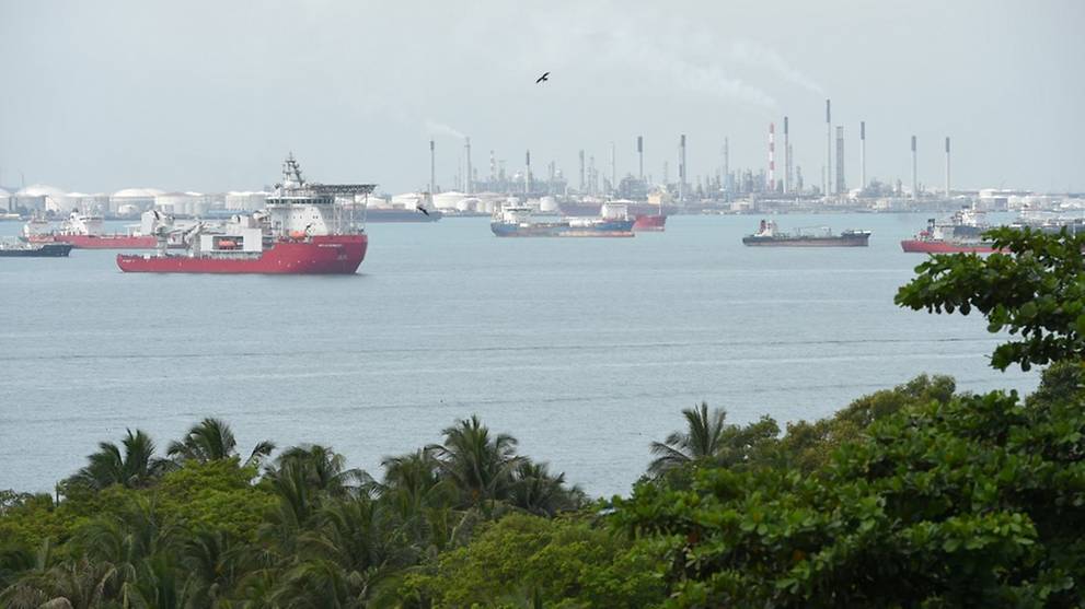 maritime-vessels-singapore-port.jpg
