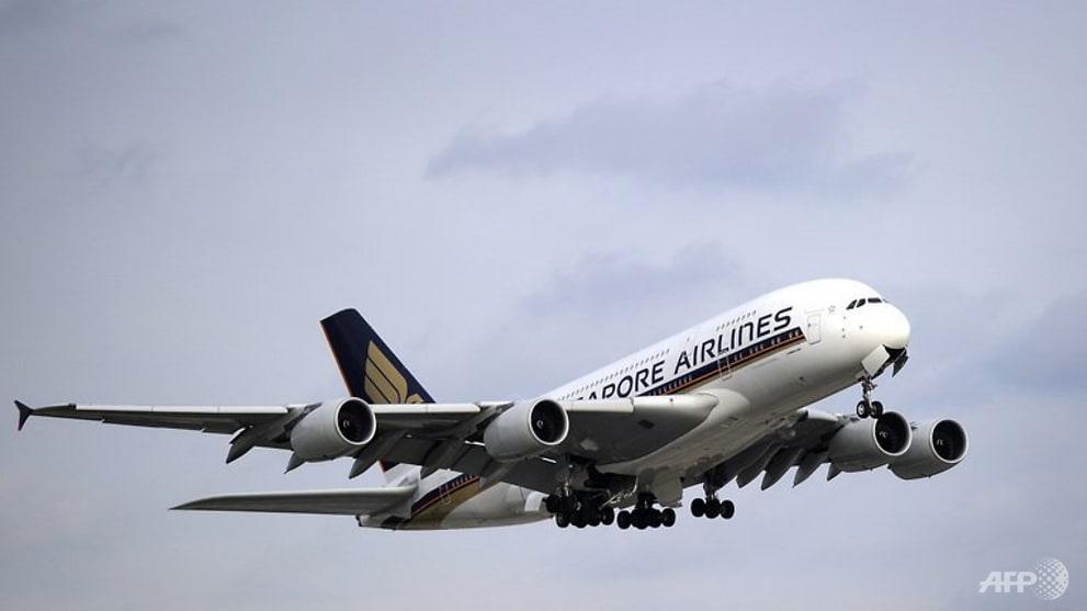 a-photo-taken-on-november-25--2010-shows-a-singapore-airlines-airbus-a380-taking-off---692834.png