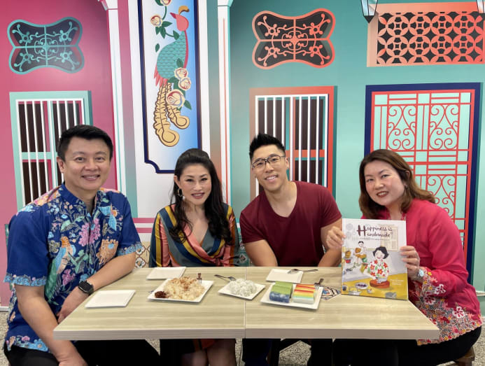 glutinous_rice_kueh_with_alan_tan_wife_sharon_goh_holding_the_book_ethan_wrote.jpg
